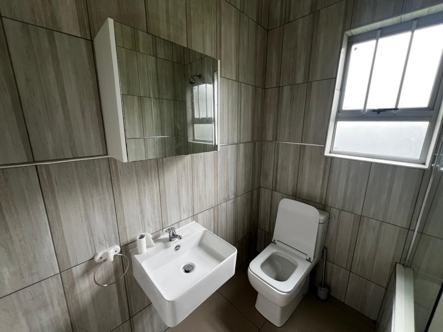 8 Bedroom Property for Sale in Abbotsford Eastern Cape